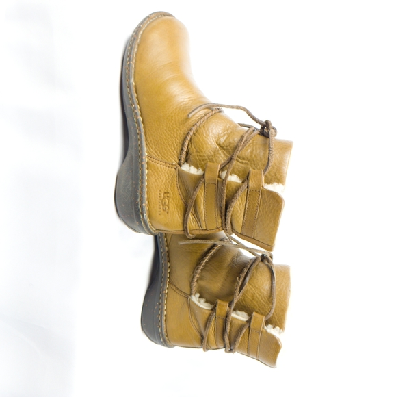 UGG Australia Akadia Lace Up Winter Boots size 9 - Picture 2 of 10